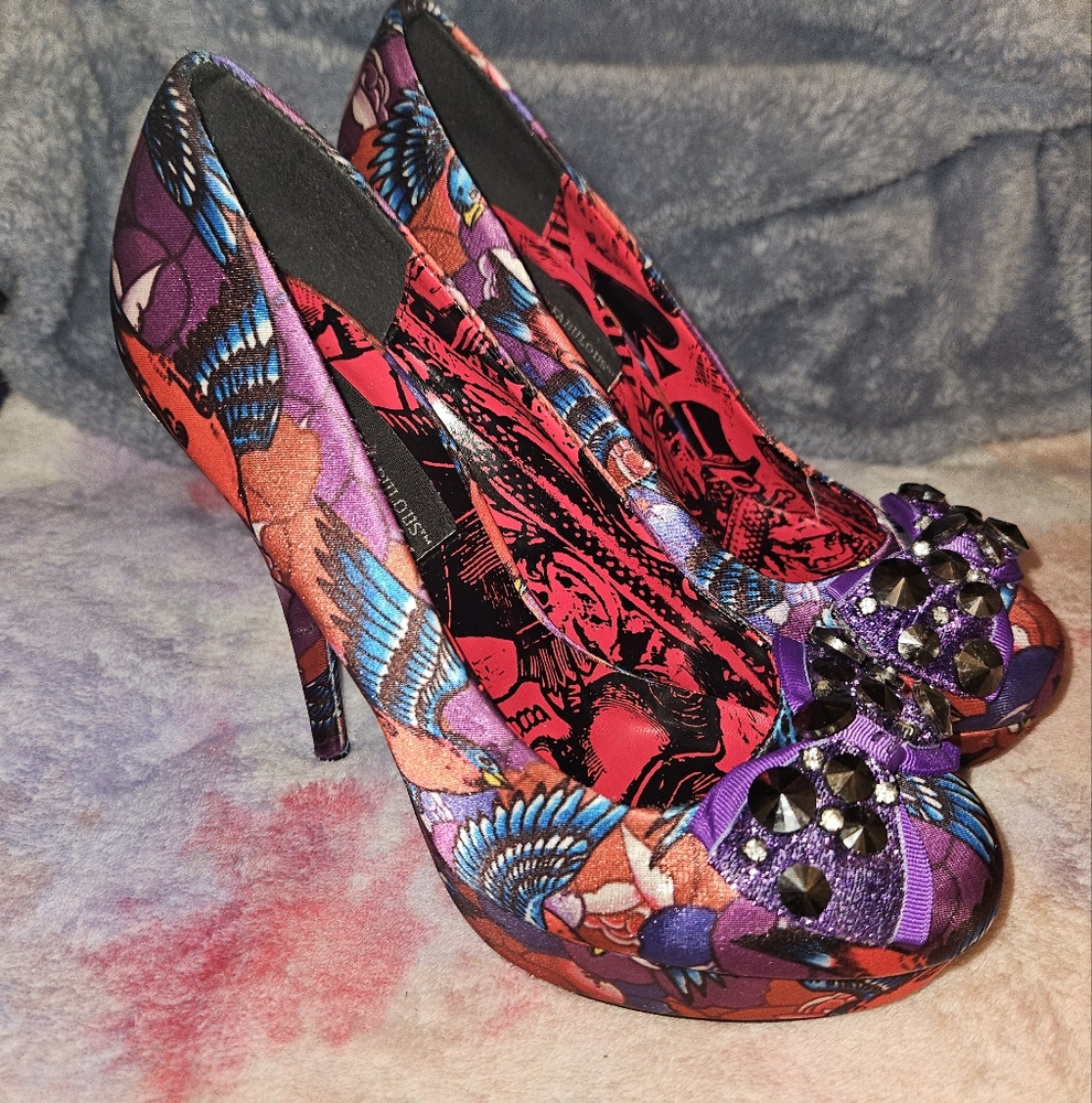 2/$20 Just Fabulous Size 9 High Heels with Glitter Rhinestone Bows